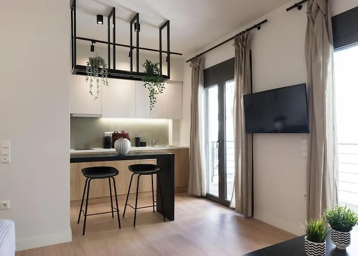 Academy Elegant Apartment #302